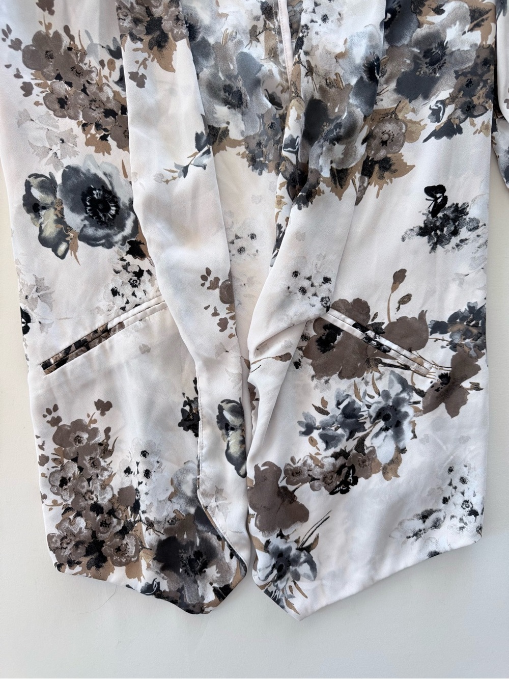 Astr Floral Open-Front Blouse in White, Brown & Gray - Picture 5 of 5